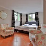 Ξενοδοχείο με διαμερίσματα Emeraude Hoteliere 3*