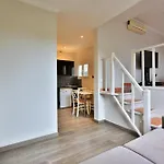 Emeraude Hoteliere Ξενοδοχείο με διαμερίσματα Ζουάν λε Πιν
