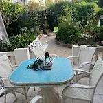 Ξενοδοχείο με διαμερίσματα Emeraude Hoteliere Ζουάν λε Πιν