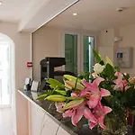 Emeraude Hoteliere Ζουάν λε Πιν