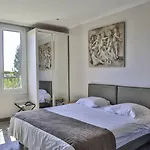 Emeraude Hoteliere Ξενοδοχείο με διαμερίσματα Ζουάν λε Πιν