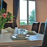 Emeraude Hoteliere Ξενοδοχείο με διαμερίσματα Ζουάν λε Πιν