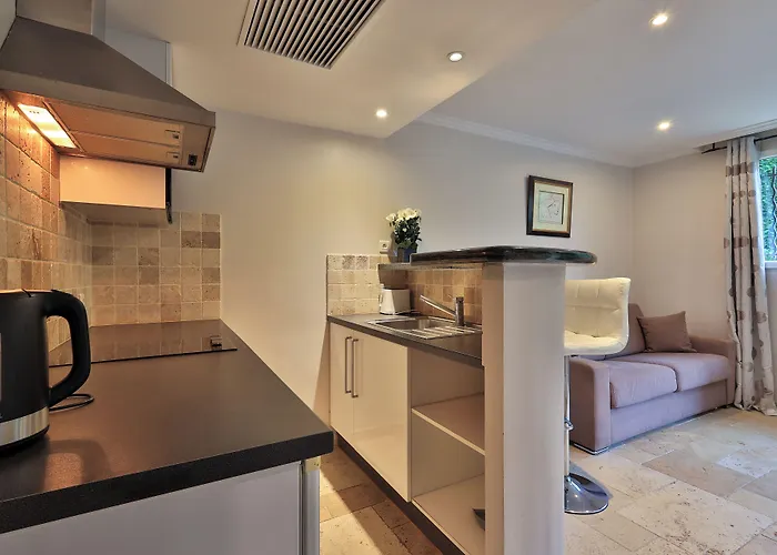 Aparthotel Emeraude Hoteliere 3*