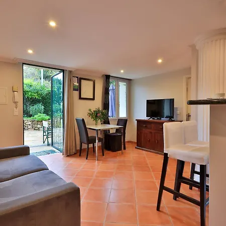 Emeraude Hoteliere Апарт-отель