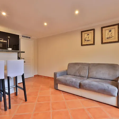 Апарт-отель Emeraude Hoteliere Жуан-ле-Пен