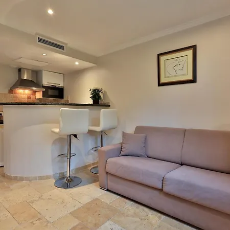 Emeraude Hoteliere Апарт-отель