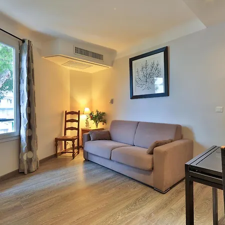 Emeraude Hoteliere Жуан-ле-Пен