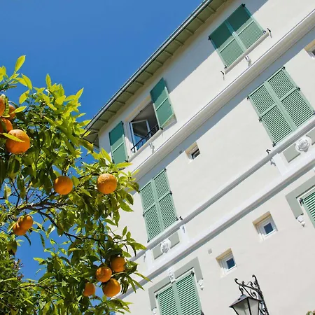 Апарт-отель Emeraude Hoteliere Жуан-ле-Пен