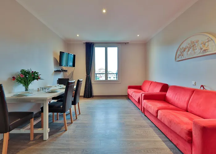 Emeraude Hoteliere מלון דירות 3*