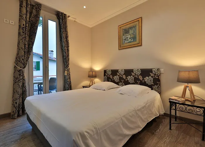 Emeraude Hoteliere מלון דירות 3*