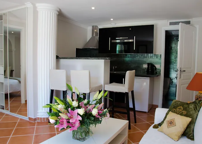 Emeraude Hoteliere Apartmanhotel 3*